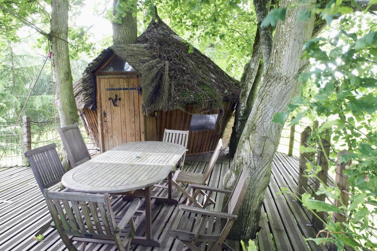 Insolite Dans Les Arbres Les Ormes, Epiniac Bed and Breakfast Esterno foto