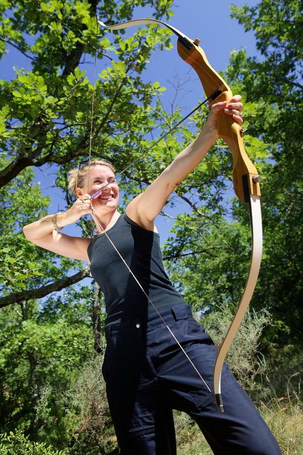 Insolite Dans Les Arbres Les Ormes, Epiniac Bed and Breakfast Esterno foto