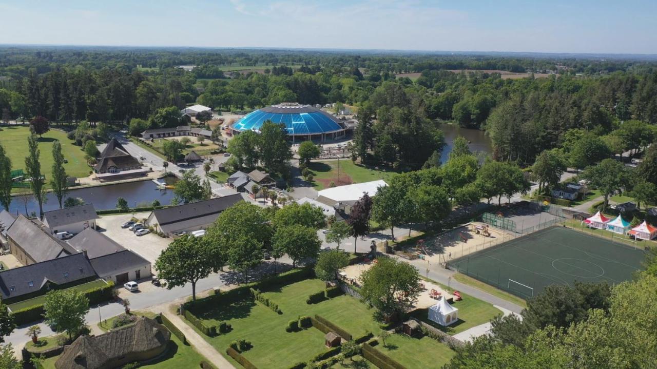 Insolite Dans Les Arbres Les Ormes, Epiniac Bed and Breakfast Esterno foto